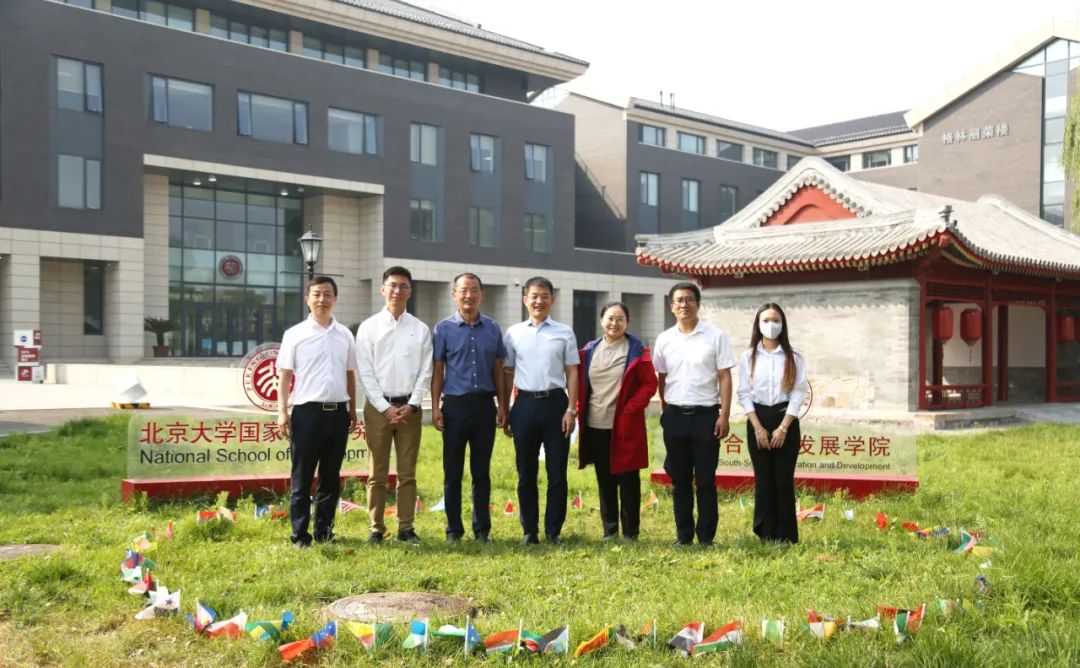熱烈祝賀！社科賽斯創(chuàng)始人、董事長甄誠先生，社科賽斯總裁兼黨支部書記李發(fā)進先生，受邀訪問北大國發(fā)院！