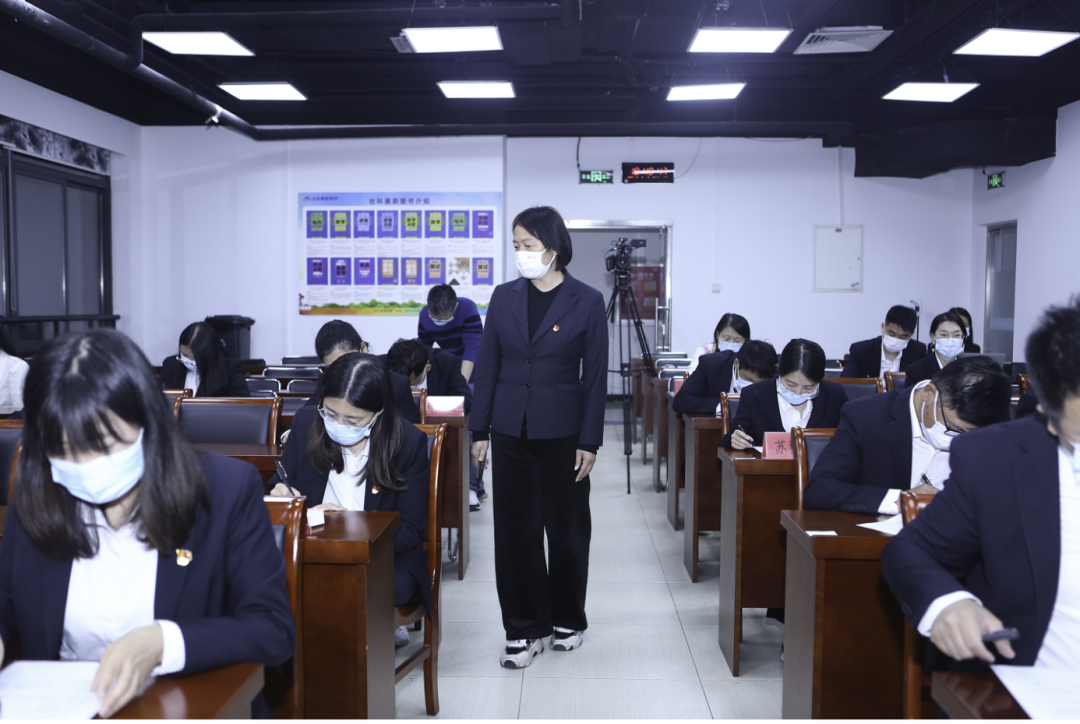 以知識競賽別開生面的形式，社科賽斯黨支部集中學習黨的二十大精神