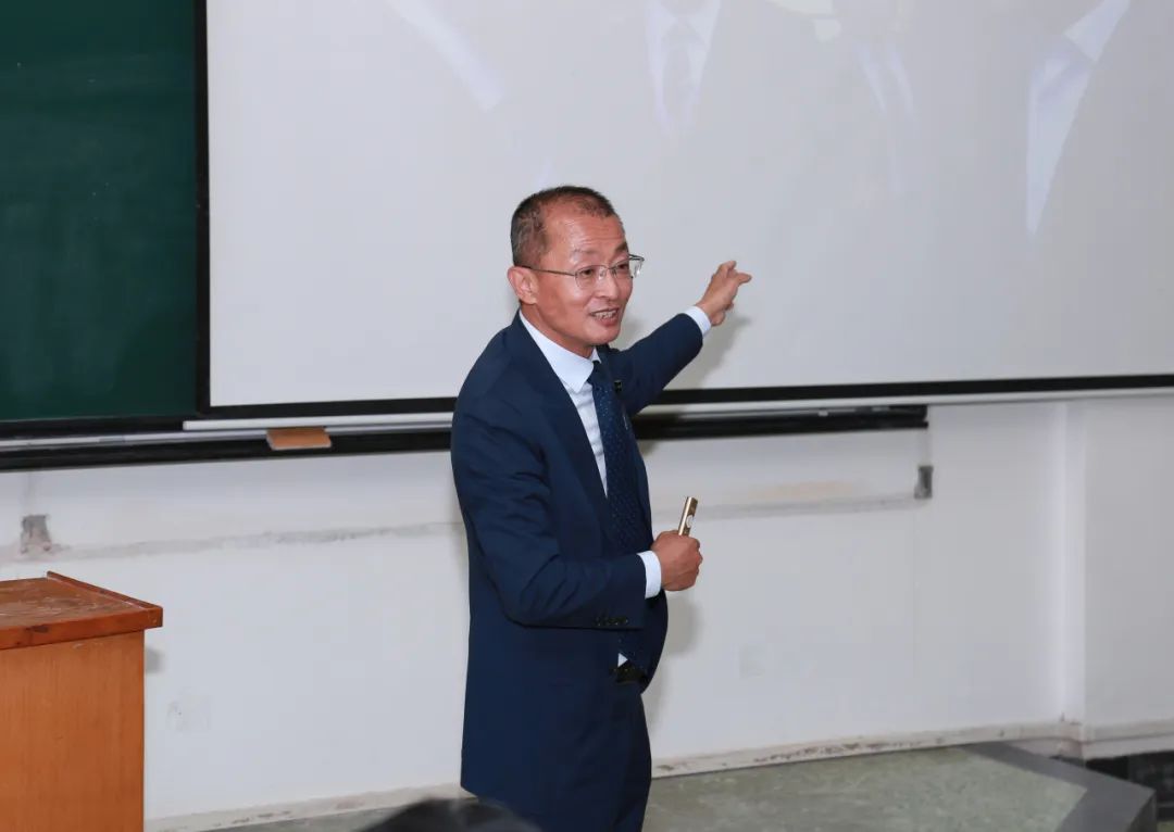 社科賽斯考研董事長甄誠先生應邀為河北工業大學MBA帶來專題講座！
